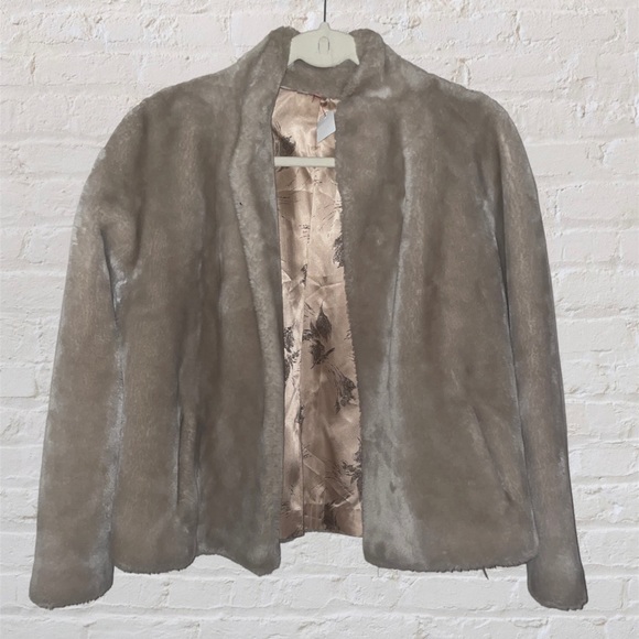 Borgana Deluxe VINTAGE short fur coat - Picture 1 of 4